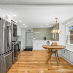 Centrally Located Yarmouth Cottage, Walk To Route 28 Shops and Food